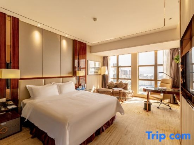 Executive Double room with lake view