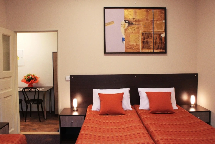 2 Bedrooms Apartment