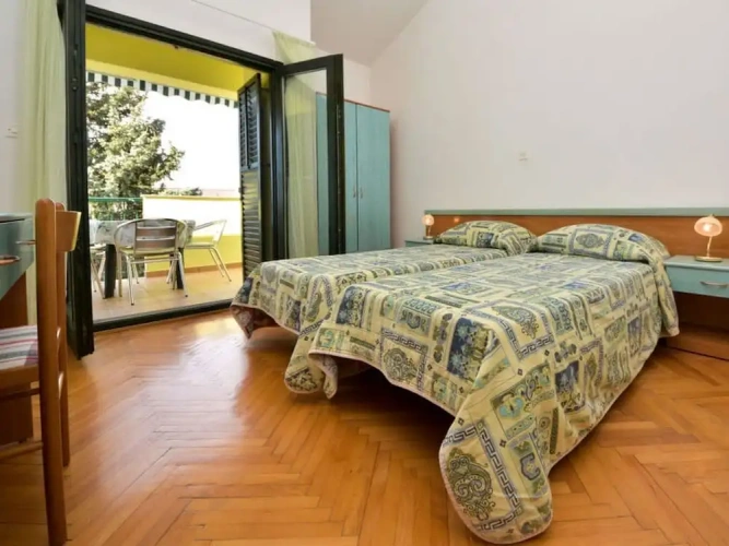 Apartment with balcony