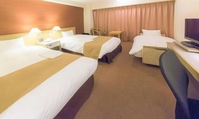 MINAMISENRI Crystal Hotel