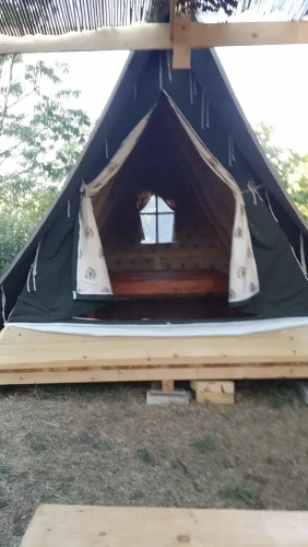Tent with garden view