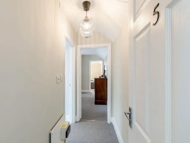 Apartment 5