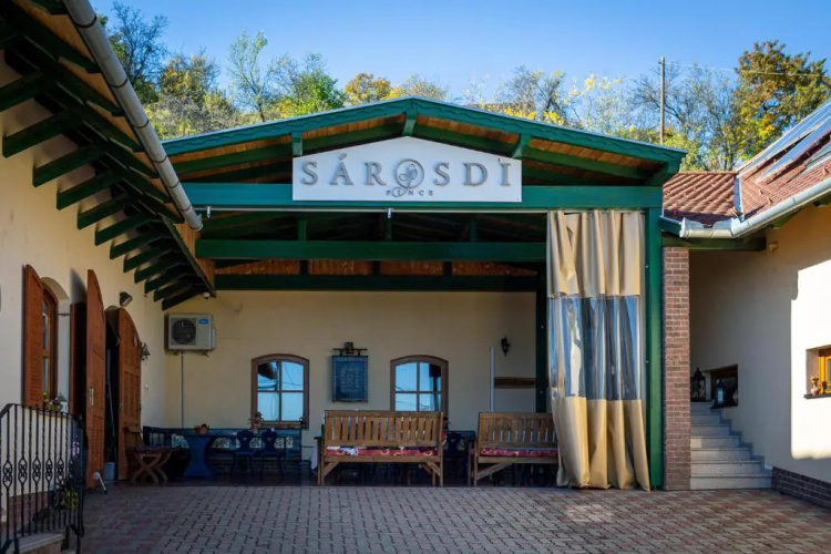 Srosdi Pince