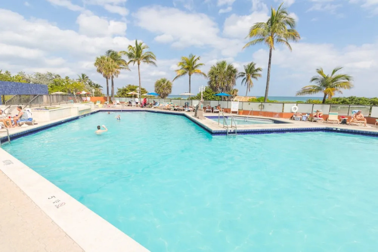 584 Ocean View Studio Hollywood Beach