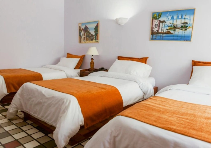 Standard Triple room