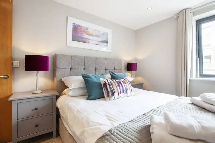 The Wesley Luxury City Apartment