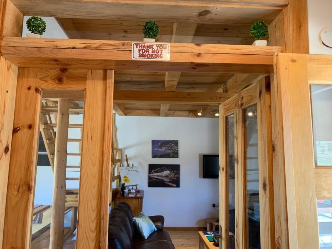 2 Bedrooms Chalet