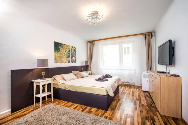 2 Bedrooms Apartment