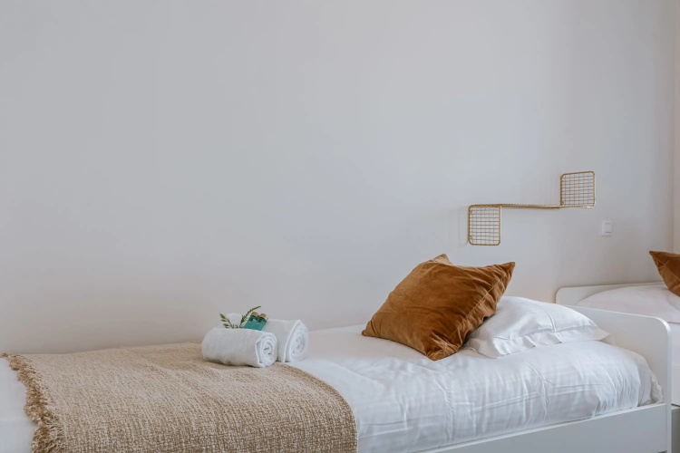 Modern Apartment for up to Five People