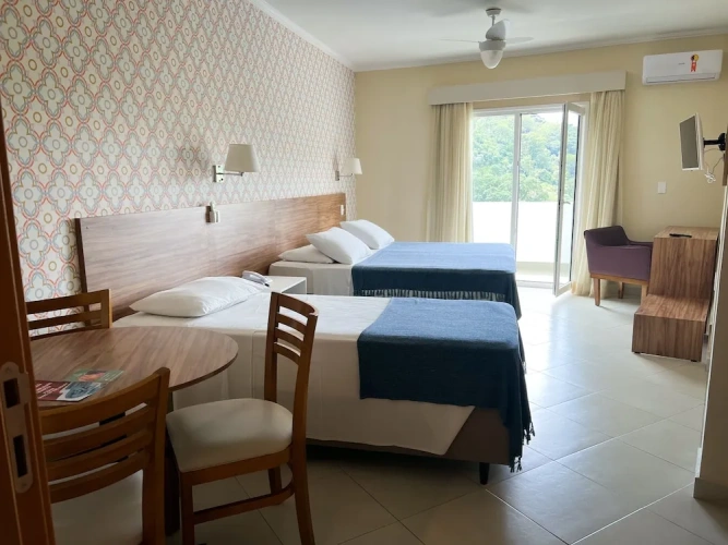 Deluxe Suite with balcony