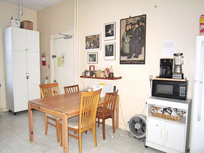 Spadina 11 Guesthouse