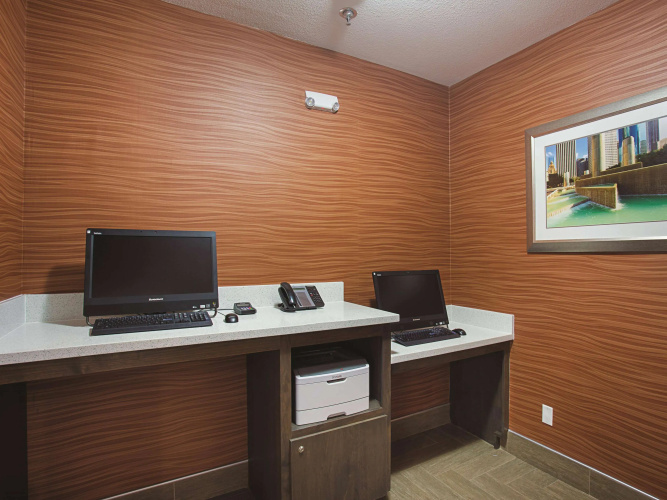 La Quinta Inn & Suites by Wyndham Houston Channelview