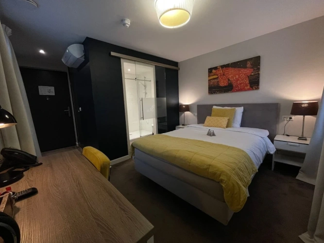 Standard Double room with city view