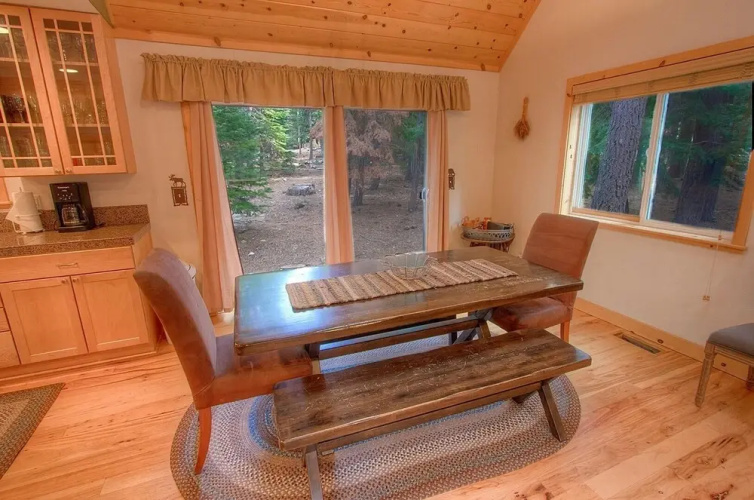 Knotty Pine Retreat 3 Bedroom Home