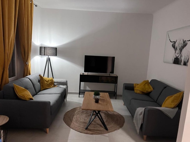 2 Bedrooms Cottage