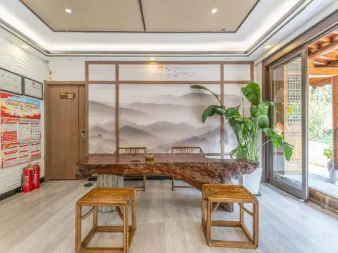 Shiguang Courtyard Waterscape Inn