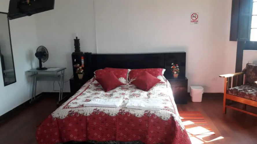 Hostal Cotroneo