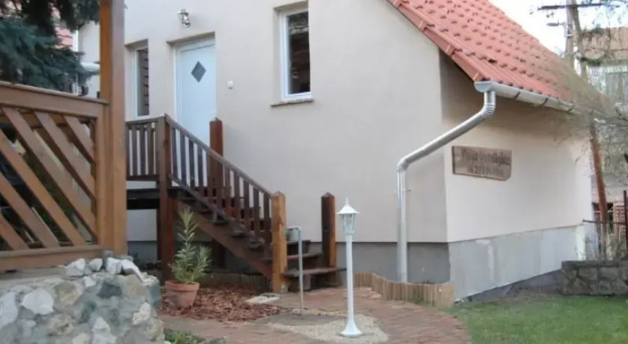 Maya Guesthouse