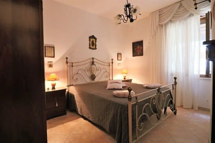 3 Bedrooms Cottage