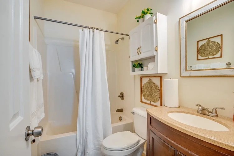 2 Bedrooms Apartment