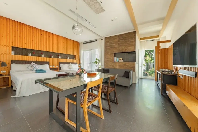 Superior Quadruple room
