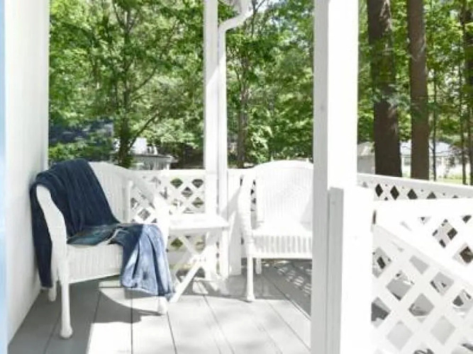 2 River Road Inn and Cottages