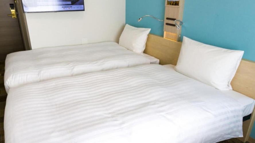Hollywood Twin room