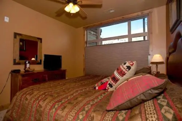 Peregrine Point 201 By Redawning
