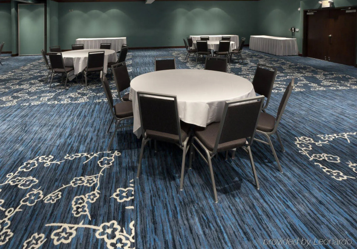 Delta Hotels by Marriott Milwaukee Northwest