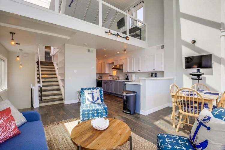Bay Style 3 - 4 Br Home
