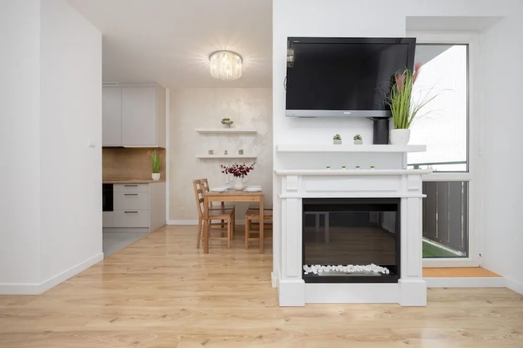 Apartment With Two Balconies by Renters