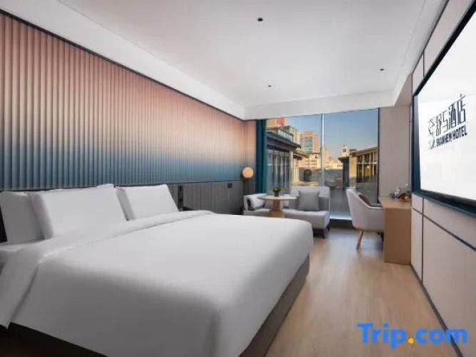 Standard Double room with city view