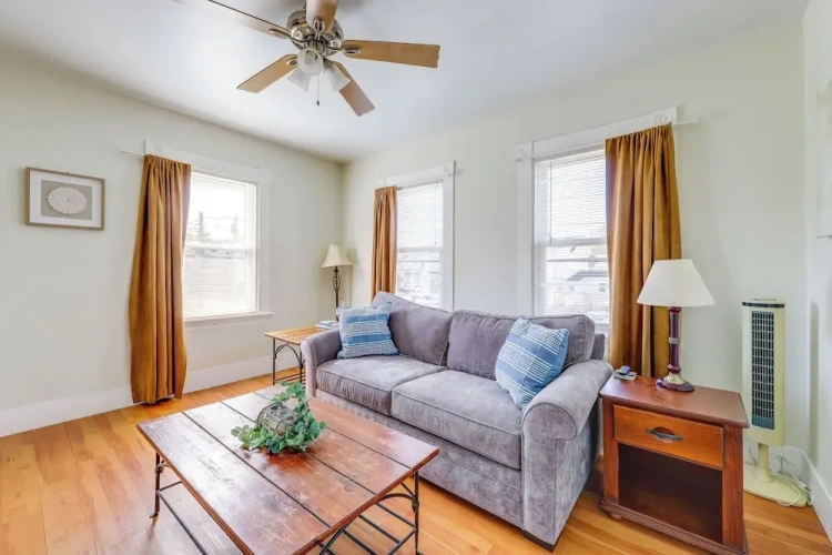 2 Bedrooms Apartment