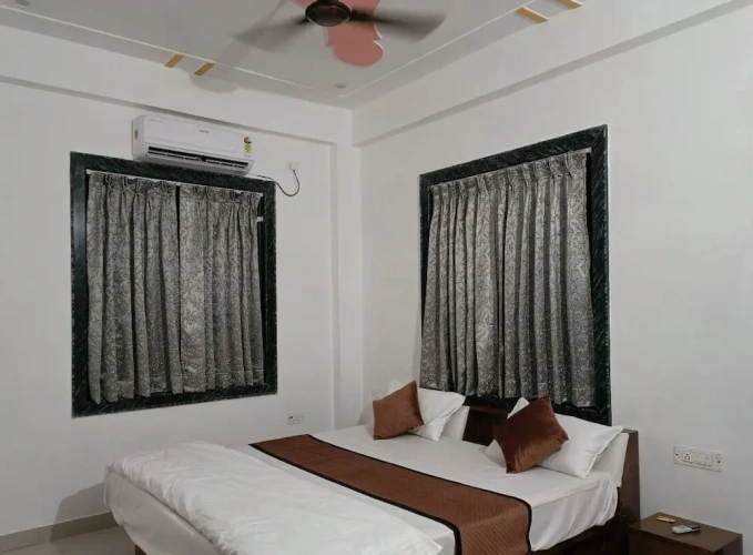 Deluxe Single Suite