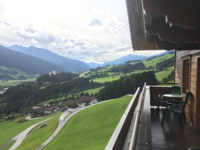 2 Bedrooms Triple Apartment
