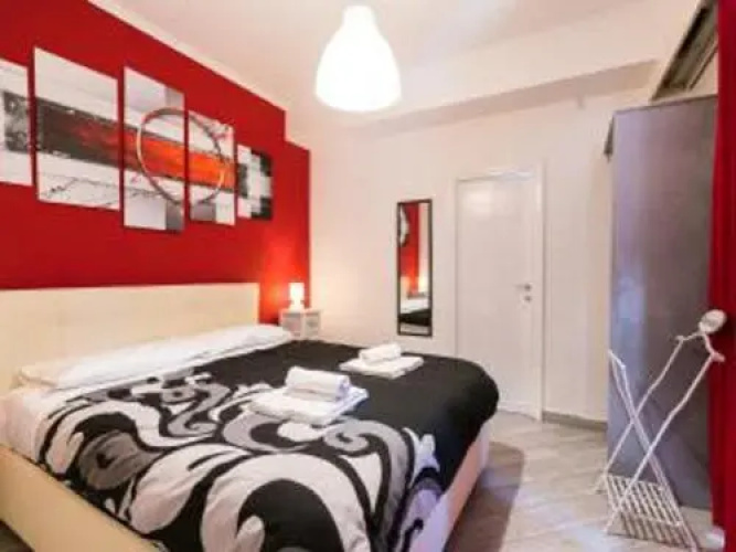 Rome Apartment - Queen