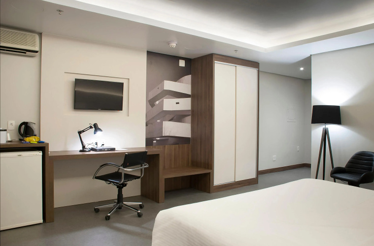 Master Porto Alegre Hotel - Av Carlos Gomes, Proximo Consulado Americano