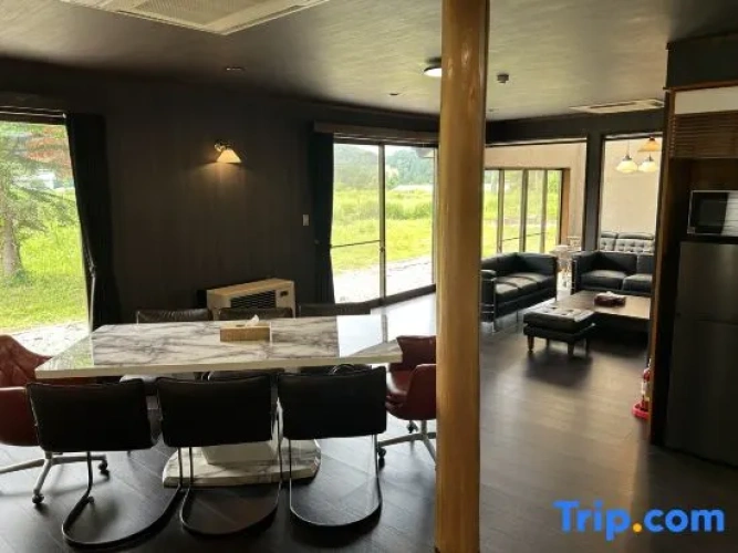 Standard Family room with mountain view