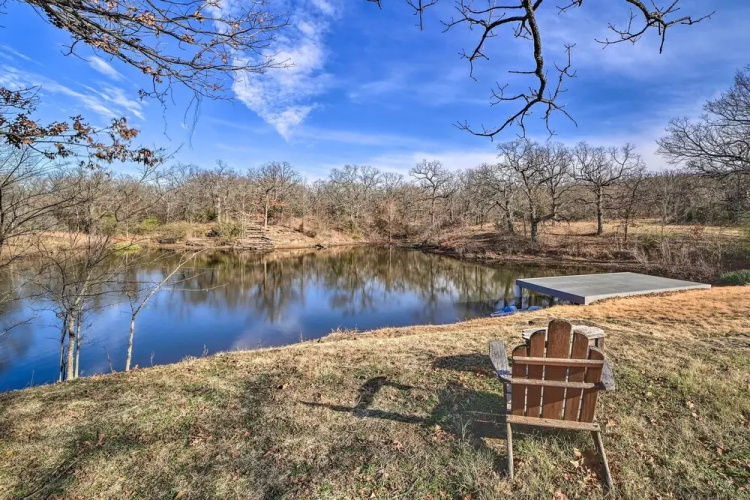 Grand Tulsa Getaway With Private Pond, Dock & Deck