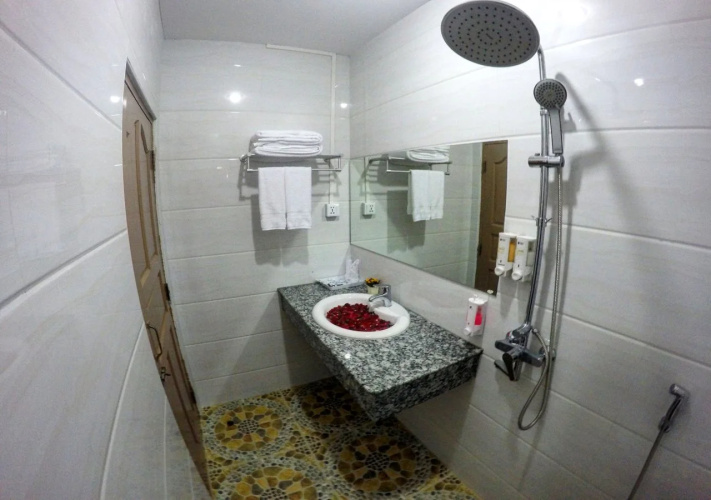 Hotel 82