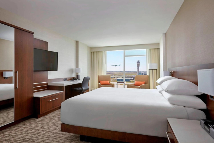Calgary Airport Marriott In-Terminal Hotel