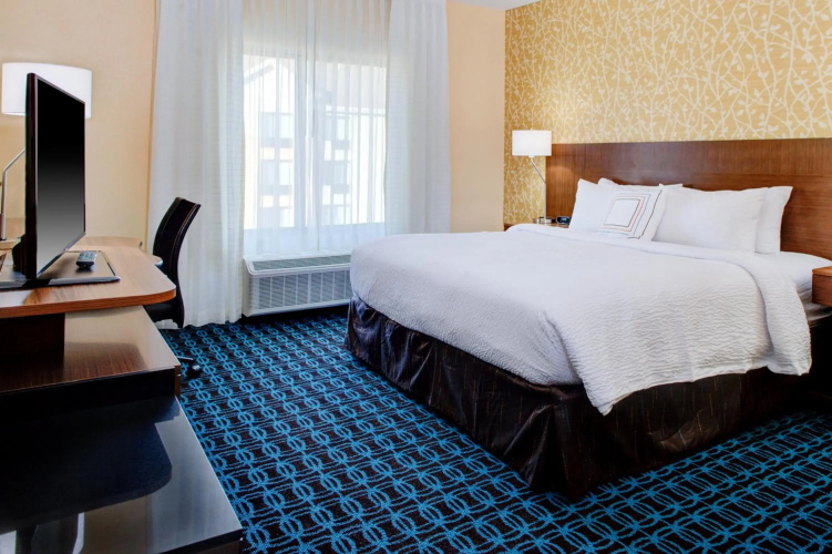 Fairfield Inn and Suites by Marriott Detroit Canton