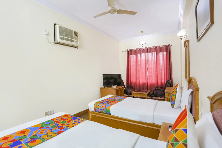 FabHotel Altus DLF Phase 2