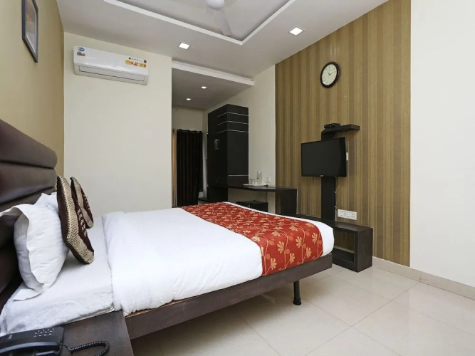 OYO Flagship 8173 Hotel Singh Palace