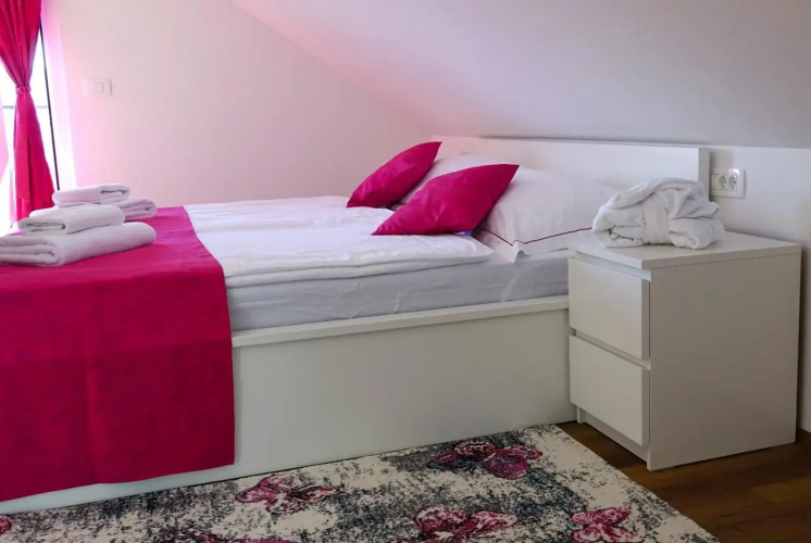 Inin Apartments