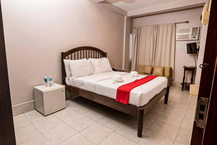 Kiwi Hotel