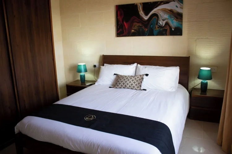 4 Bedrooms Family Villa