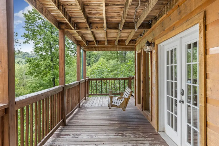 Games With A View 3 Bedroom Cabin by RedAwning