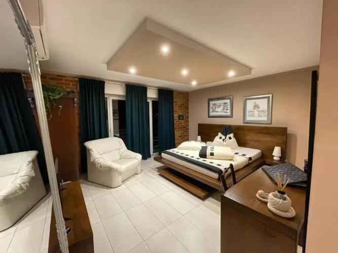 Apartment with balcony