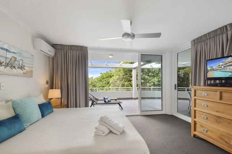 1 Bedroom Standard room with balcony and with garden view